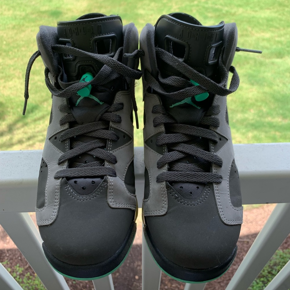Jordan 6s - Picture 4 of 5